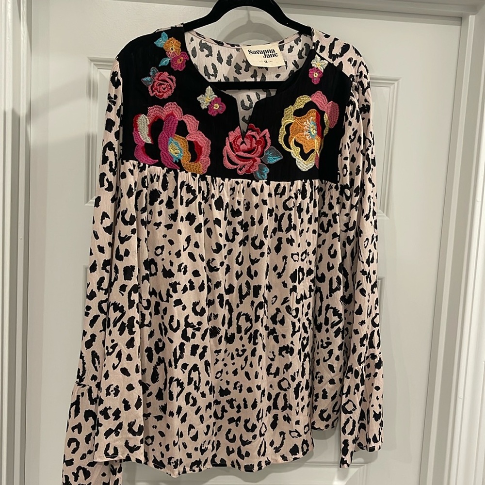 Savanna Jane embroidered floral leopard print bell sleeve boutique top 1x - Picture 4 of 7